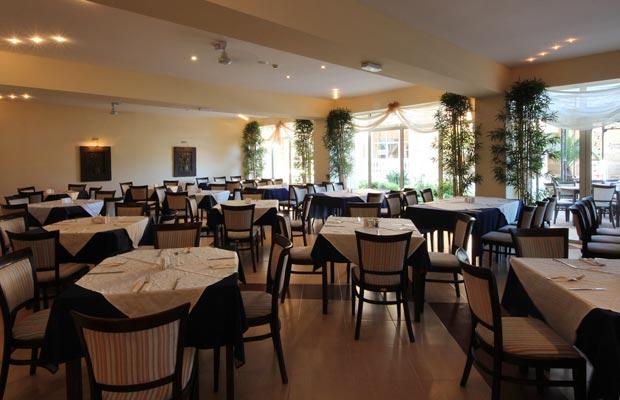 Andalucia Beach Hotel Elenite Bagian luar foto