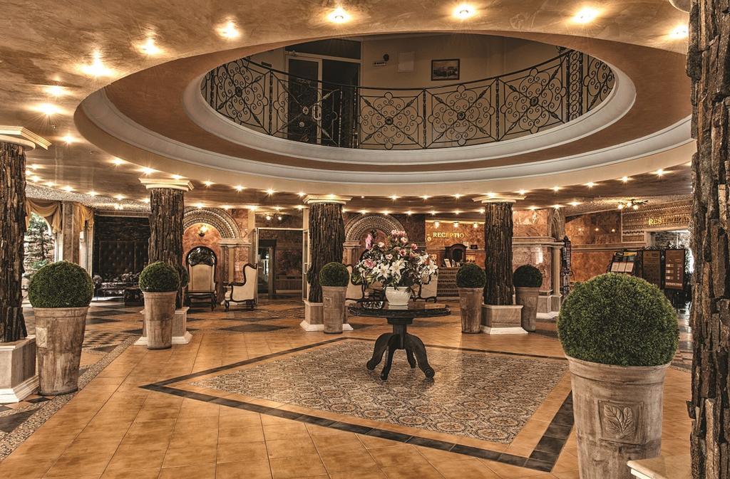Andalucia Beach Hotel Elenite Bagian luar foto