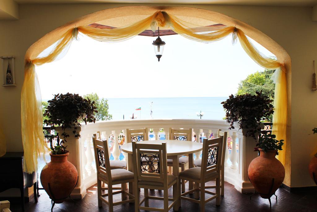 Andalucia Beach Hotel Elenite Bagian luar foto