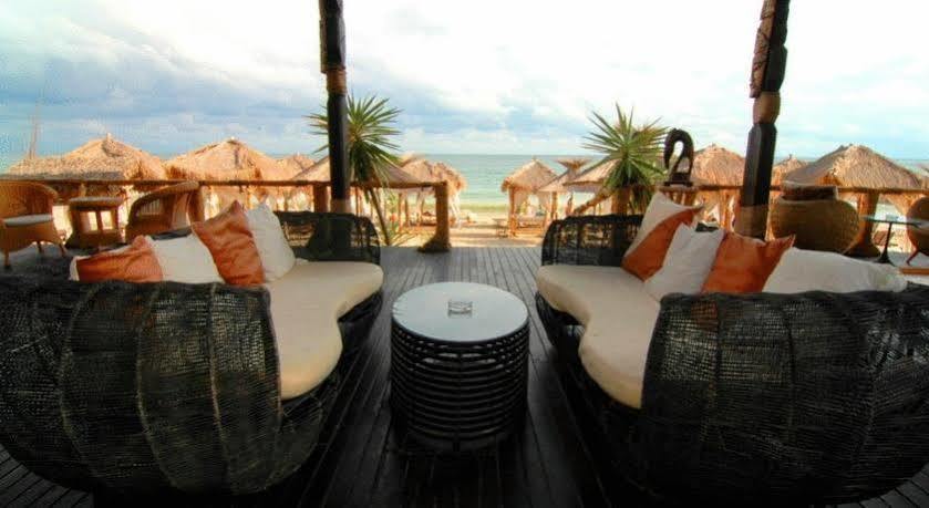 Andalucia Beach Hotel Elenite Bagian luar foto