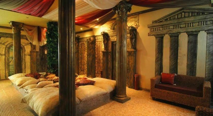 Andalucia Beach Hotel Elenite Bagian luar foto