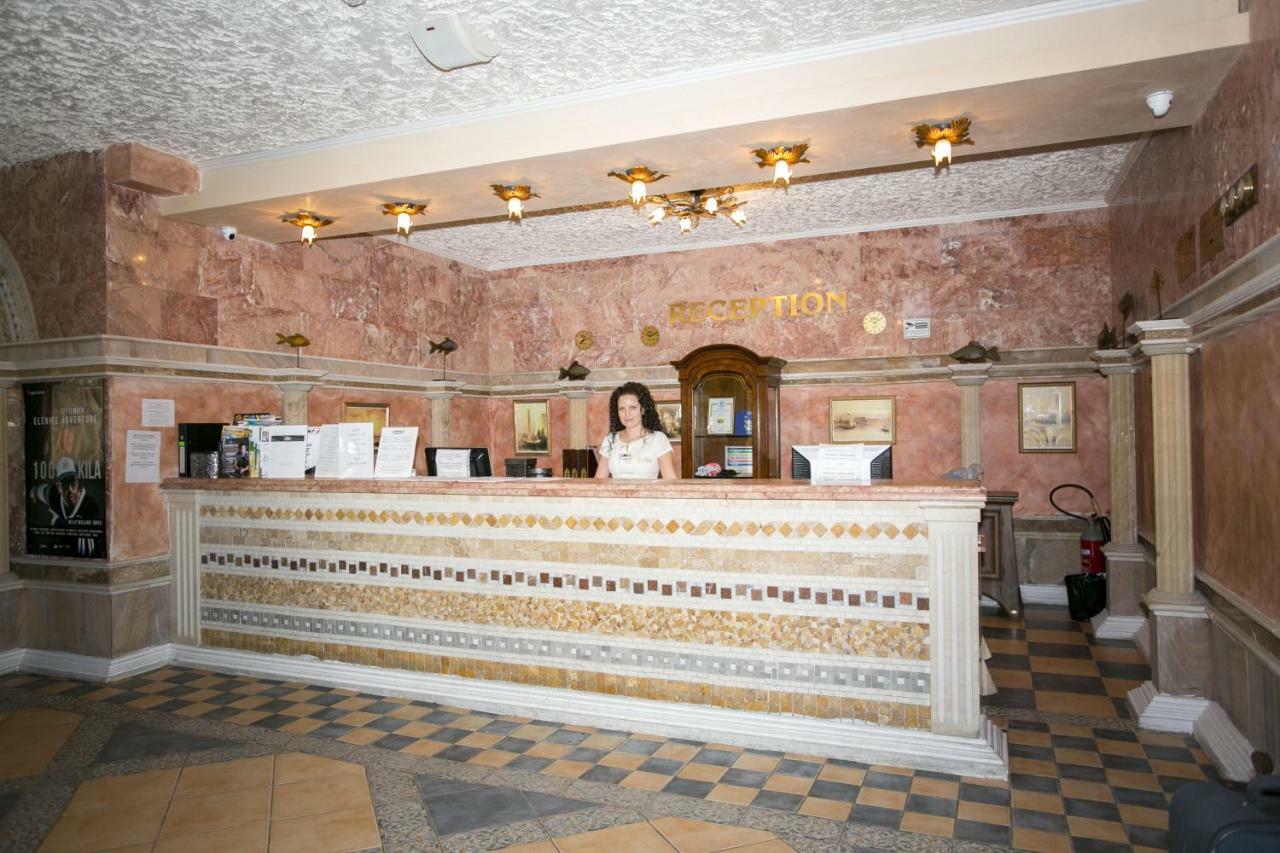 Andalucia Beach Hotel Elenite Bagian luar foto