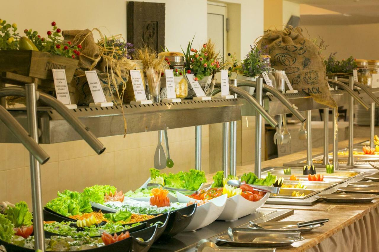 Andalucia Beach Hotel Elenite Bagian luar foto
