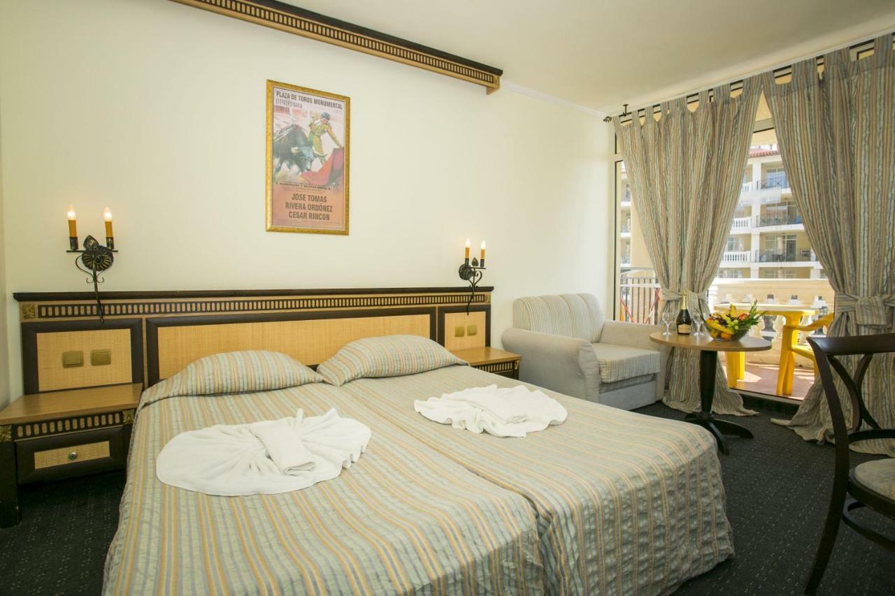 Andalucia Beach Hotel Elenite Ruang foto