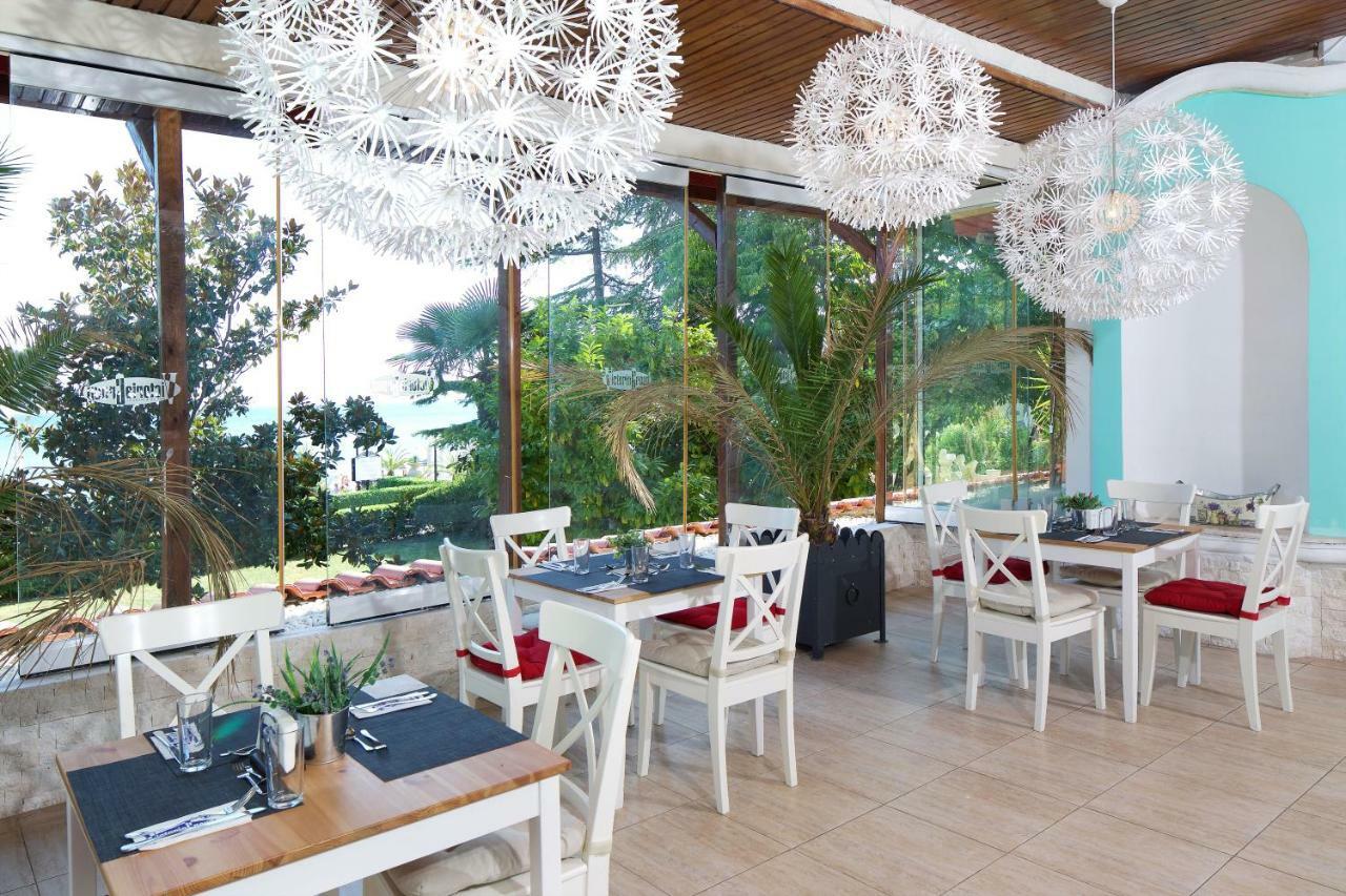 Andalucia Beach Hotel Elenite Bagian luar foto